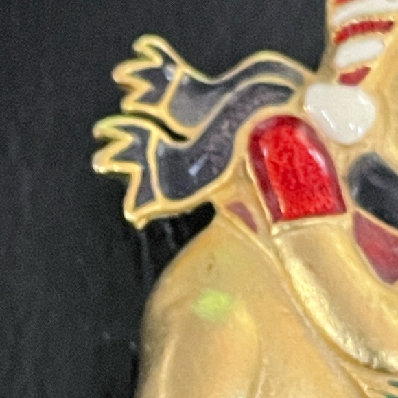 Disney Winnie the Pooh gold tone brooch pin - Picture 7 of 7